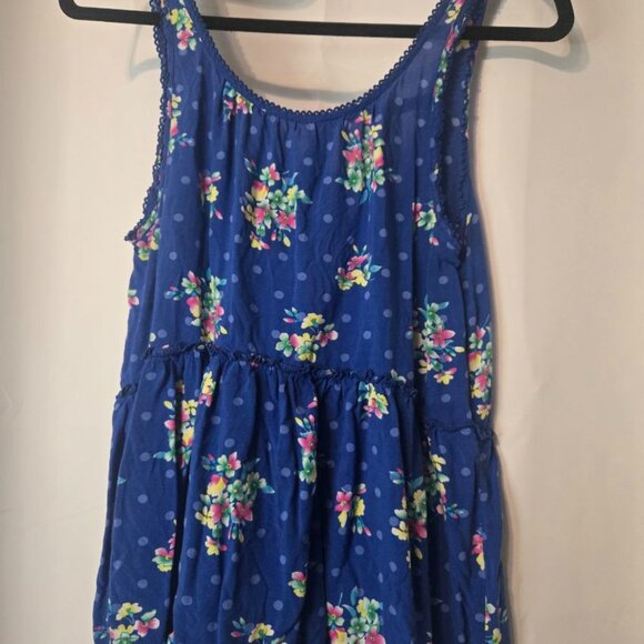 Hollister Tank - Picture 1 of 4
